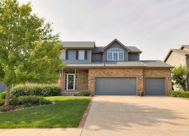 Property at 12602 Winston Ave, Urbandale, IA 50323, 4 beds, 3.5 baths