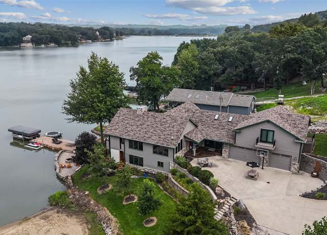 Property at 9239 Diamondhead Dr, Dexter, IA 50070, 5 beds, 3 baths