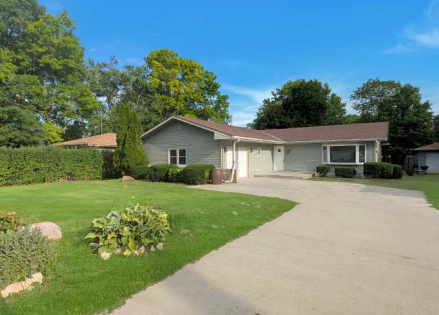 Property at 1410 Thomas St, Redfield, IA 50233, 3 beds, 2 baths