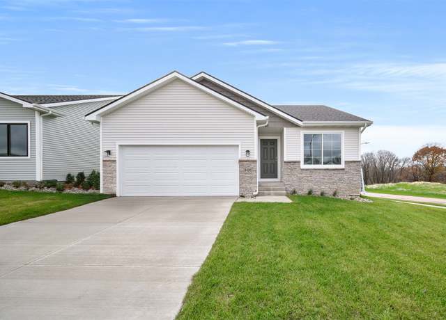 Property at 4408 Honey Bee Rdg, Des Moines, IA 50317, 3 beds, 3 baths