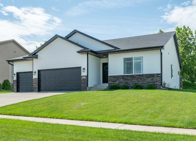 Property at 100 NW Sunset Ln, Grimes, IA 50111, 4 beds, 3 baths