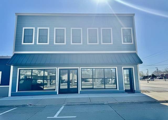 Property at 105 S 4th Suite A & B St, Clear Lake, IA 50428, 3 beds, 3 baths