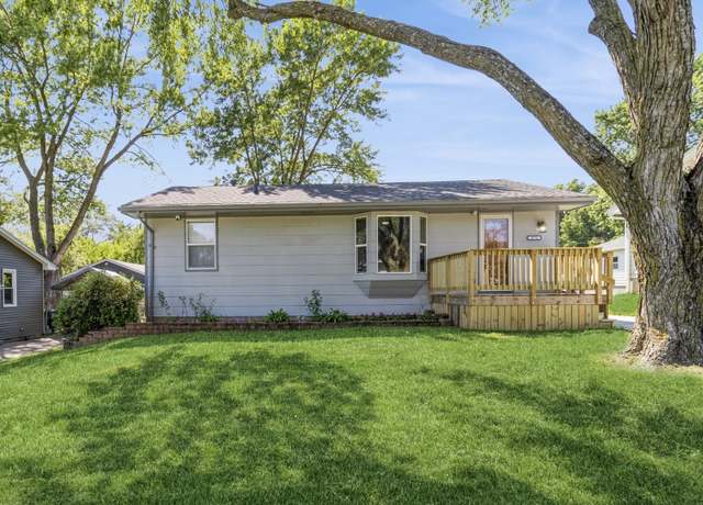 Property at 4518 SE 6th St, Des Moines, IA 50315, 3 beds, 2 baths