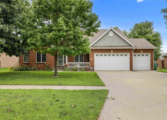 Property at 201 11th St NW, Altoona, IA 50009, 4 beds, 3.5 baths