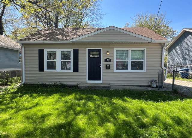 Property at 1712 24th St, Des Moines, IA 50310, 2 beds, 1 bath