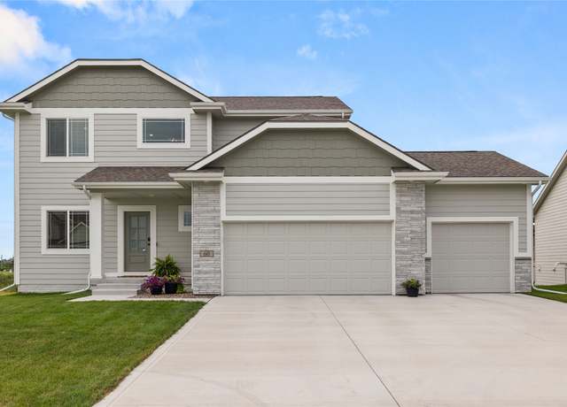 Property at 60 NW Valleyview Dr, Waukee, IA 50263, 4 beds, 2.5 baths