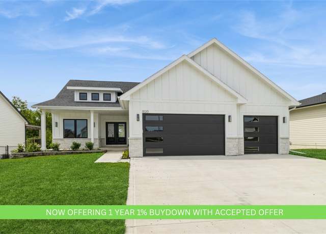 Property at 1020 Harrington Way, Waukee, IA 50263, 5 beds, 3 baths