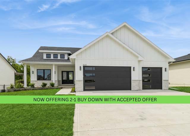 Property at 1020 Harrington Way, Waukee, IA 50263, 5 beds, 3 baths