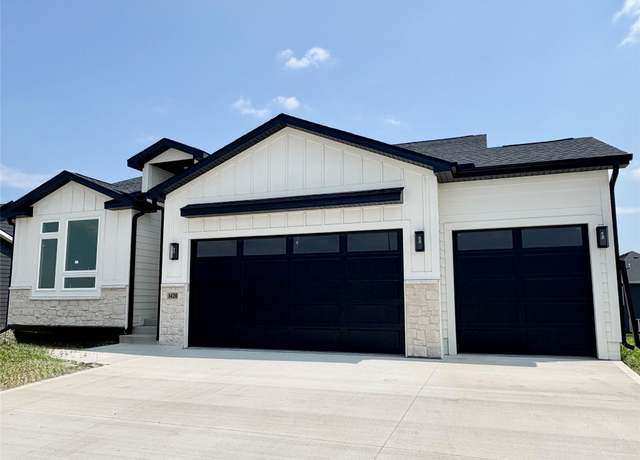 Property at 1420 NW Yorktown Dr, Waukee, IA 50263, 5 beds, 3 baths