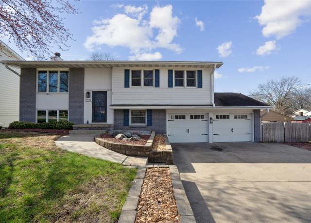 Property at 7216 Prairie Ave, Urbandale, IA 50322, 3 beds, 2 baths