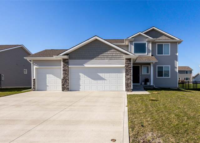 Property at 1170 Cedar St, Waukee, IA 50263, 3 beds, 2.5 baths
