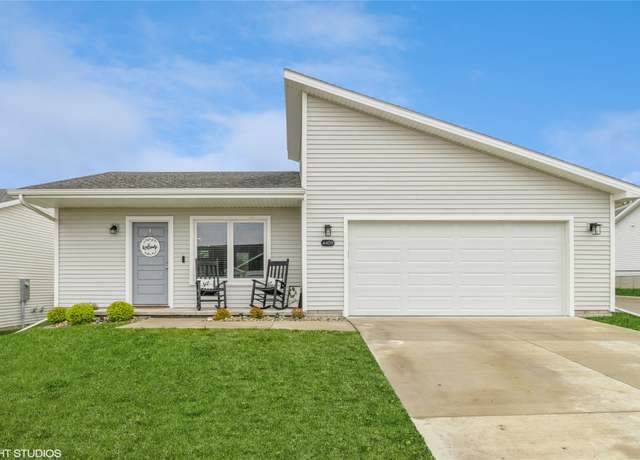Property at 4409 E 44th St, Des Moines, IA 50317, 3 beds, 2 baths