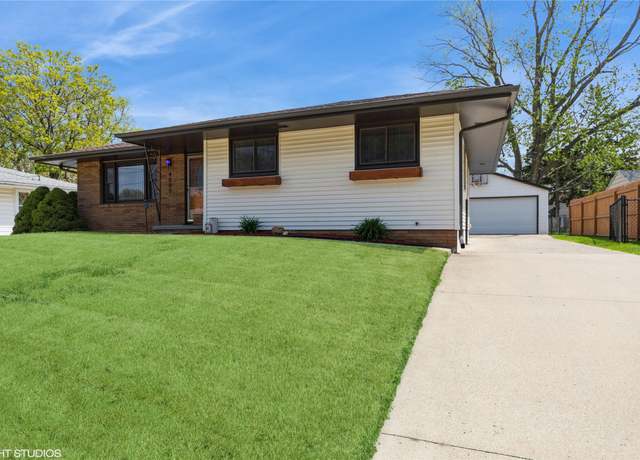 Property at 4005 83rd St, Urbandale, IA 50322, 3 beds, 1.5 baths
