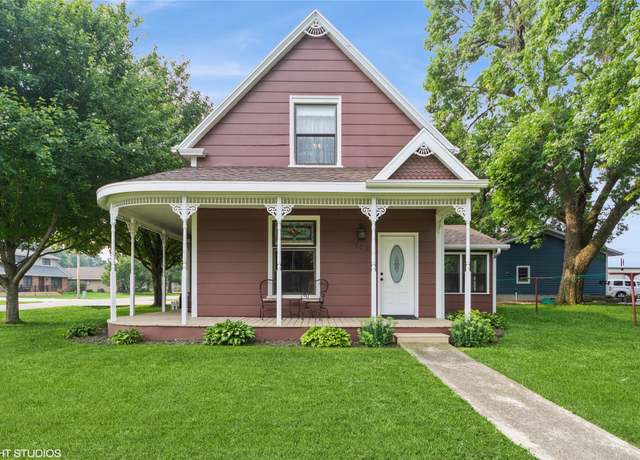 Property at 708 3rd St, Sully, IA 50251, 3 beds, 2 baths