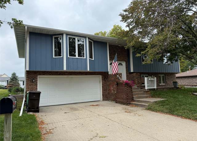 Property at 410 N 6th St, Winterset, IA 50273, 3 beds, 2 baths