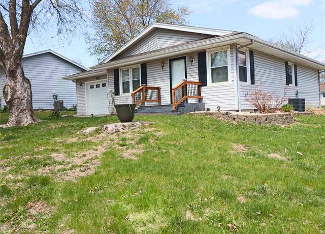 Property at 2303 3rd St SW, Altoona, IA 50009, 3 beds, 1 bath