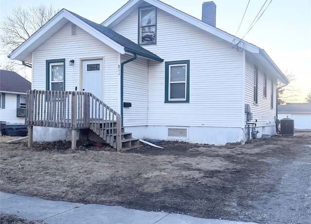 Property at 811 W 5th St S, Newton, IA 50208, 3 beds, 1 bath