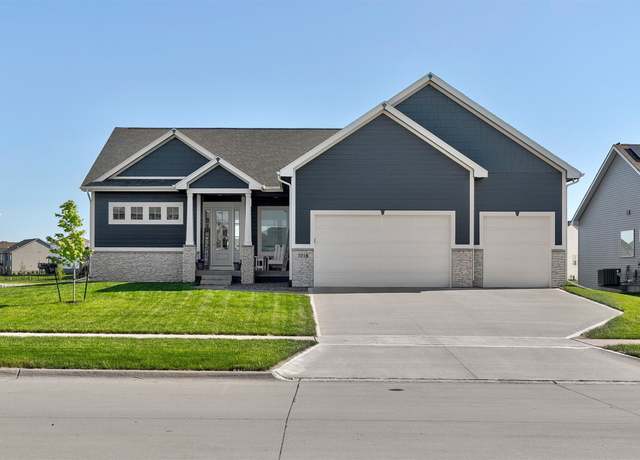 Property at 3316 NW 27th St, Ankeny, IA 50023, 5 beds, 3.5 baths