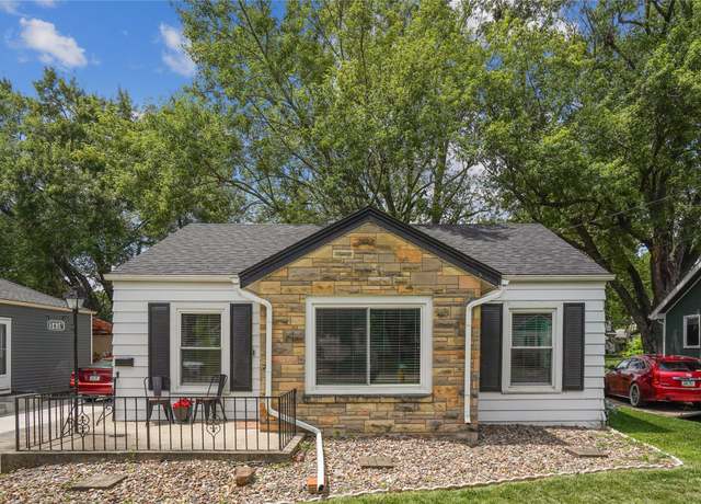 Property at 3616 37th St, Des Moines, IA 50310, 2 beds, 1 bath