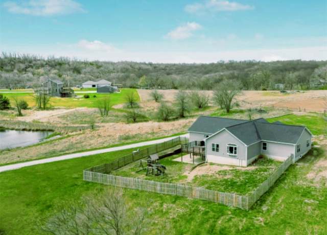 Property at 2237 Holliwell Valley Ct, Winterset, IA 50273, 6 beds, 4 baths