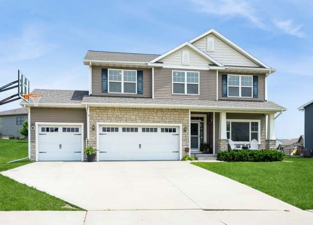 Property at 1693 Lakeview Dr, Pleasant Hill, IA 50327, 4 beds, 2.5 baths