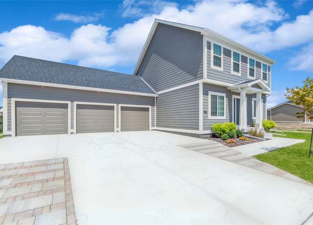 Property at 402 SW Prairie Trail Pkwy, Ankeny, IA 50023, 4 beds, 2.5 baths