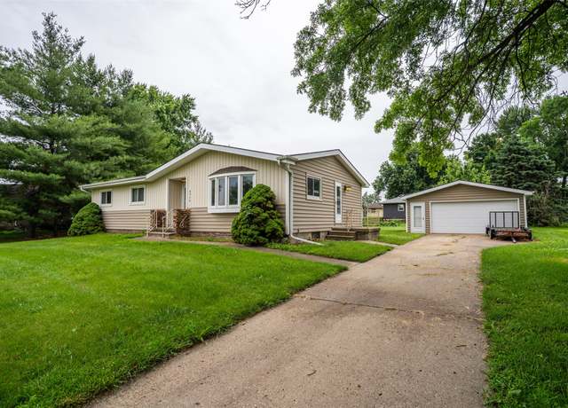 Property at 6946 NE Halbrook Ln, Ankeny, IA 50023, 3 beds, 1.5 baths