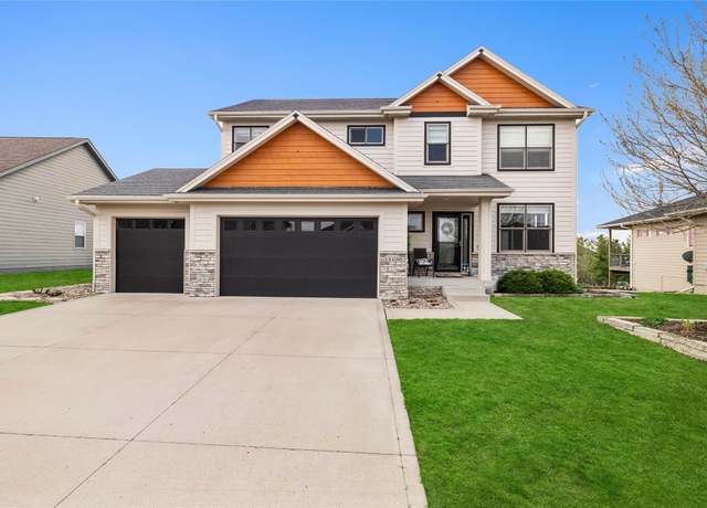 Property at 14400 Plum Dr, Urbandale, IA 50323, 4 beds, 3.5 baths