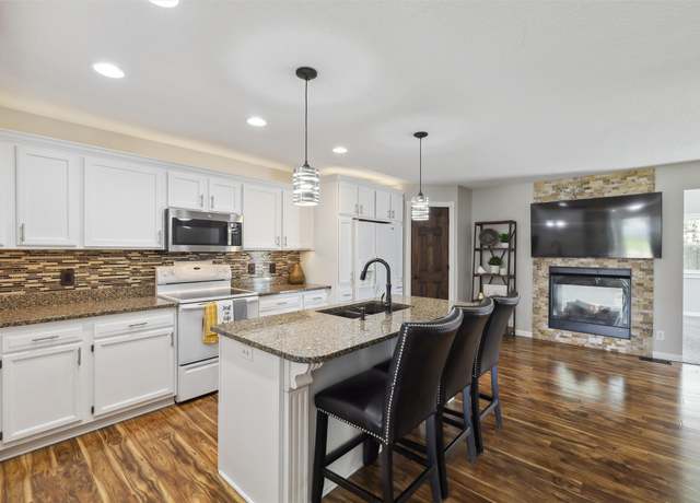 Property at 5809 NW 92nd Ct, Johnston, IA 50131, 4 beds, 2.5 baths