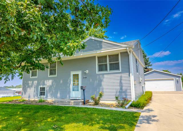 Property at 1716 S 4th Ave E, Newton, IA 50208, 4 beds, 2 baths