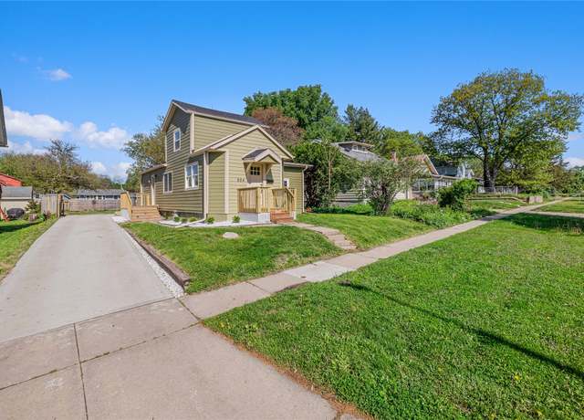 Property at 504 9th St, West Des Moines, IA 50265, 2 beds, 1 bath