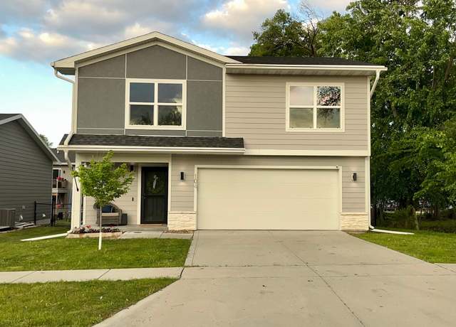 Property at 104 Mcpherson St, Boone, IA 50036, 4 beds, 3 baths