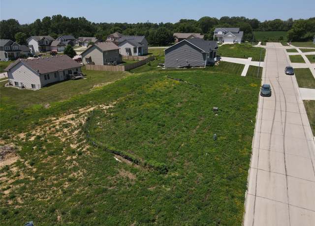 Property at Lot 11 W Lincoln Pl, Indianola, IA 50125