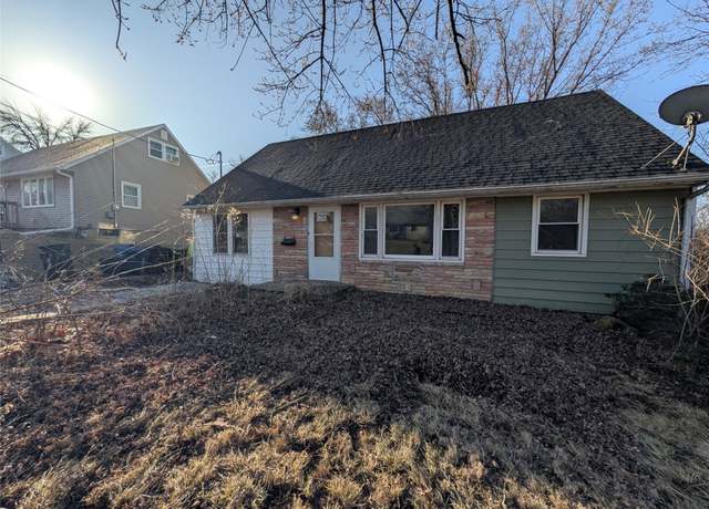 Property at 1510 Havens Ave, Des Moines, IA 50315, 4 beds, 2 baths