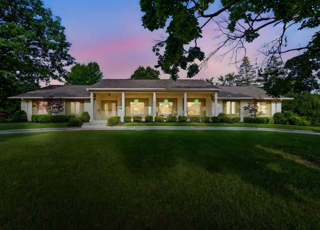Property at 4130 Beaver Ave, Des Moines, IA 50310, 4 beds, 4 baths