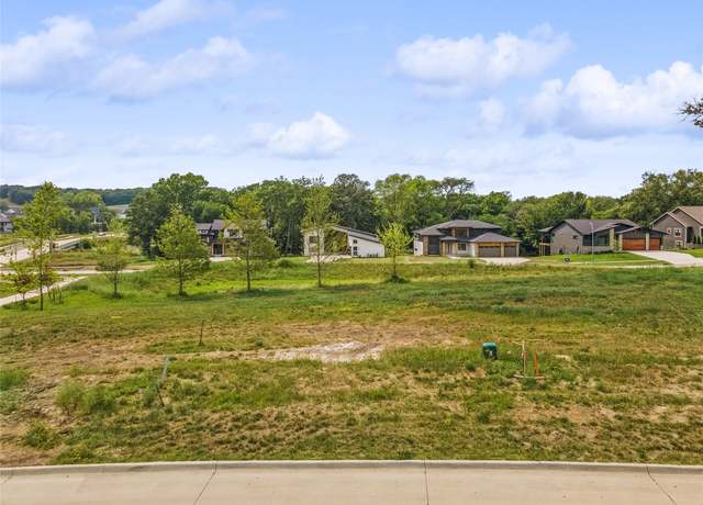 Property at 993 S 95th St, West Des Moines, IA 50266