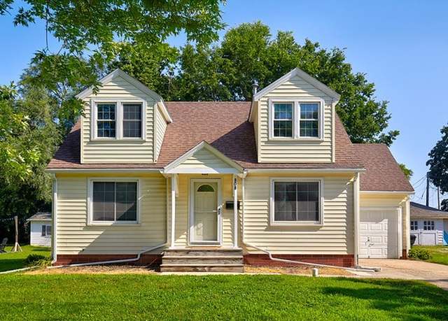 Property at 808 Grove St, Adel, IA 50003, 3 beds, 2 baths