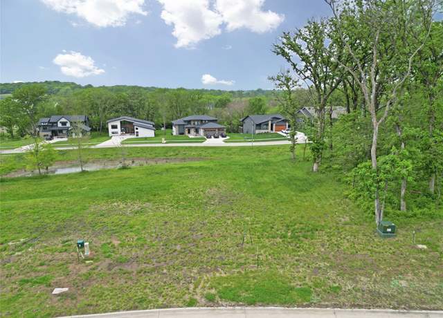 Property at 985 S 95th St, West Des Moines, IA 50266
