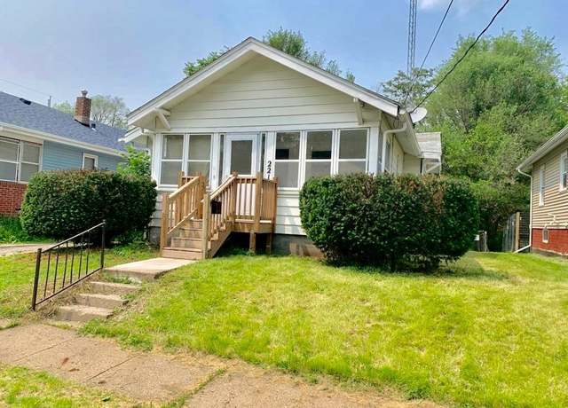 Property at 2219 Lincoln Ave, Des Moines, IA 50310, 2 beds, 1 bath