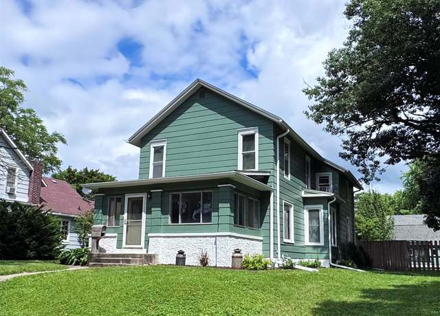 Property at 322 Marshall St, Boone, IA 50036, 4 beds, 2 baths