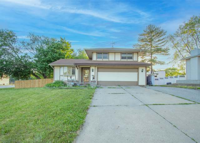 Property at 805 Linden Dr, Norwalk, IA 50211, 3 beds, 2.5 baths