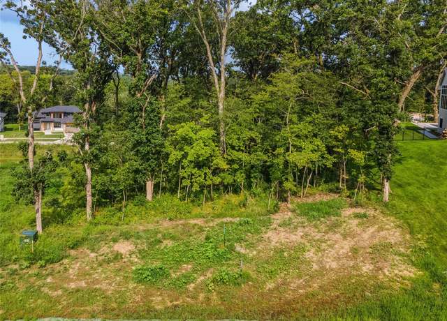 Property at 977 S 95th St, West Des Moines, IA 50266