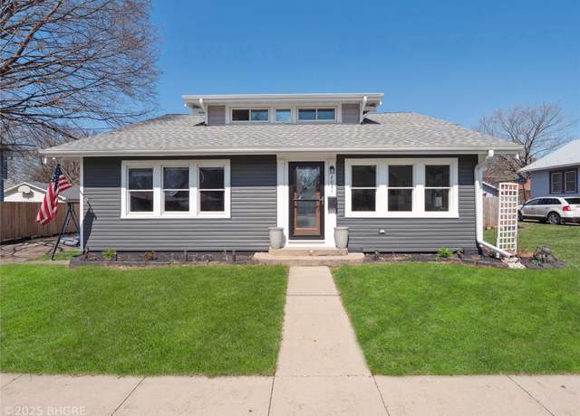 Property at 4021 Plainview Dr, Des Moines, IA 50311, 4 beds, 2 baths