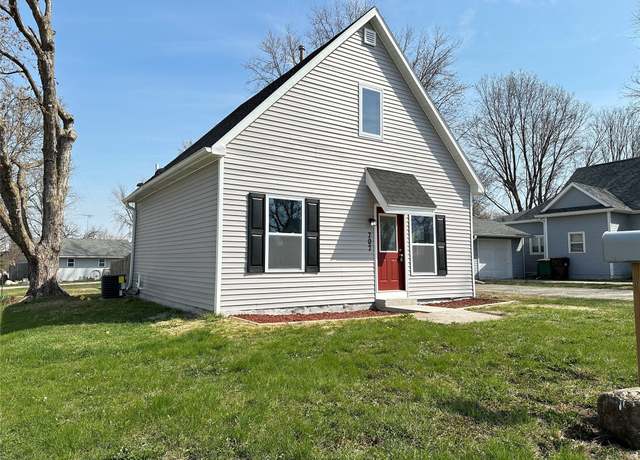 Property at 707 E Buchanan St, Winterset, IA 50273, 3 beds, 1 bath