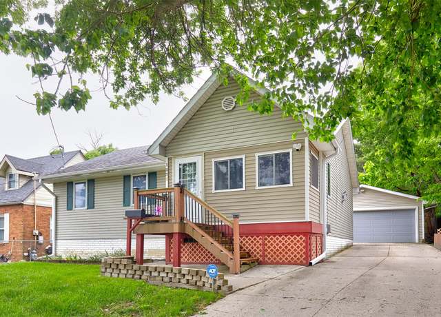 Property at 1236 63rd St, Windsor Heights, IA 50324, 3 beds, 1 bath