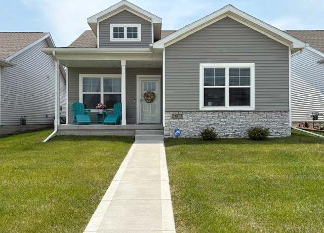Property at 2807 NW 31st St, Ankeny, IA 50023, 2 beds, 2 baths