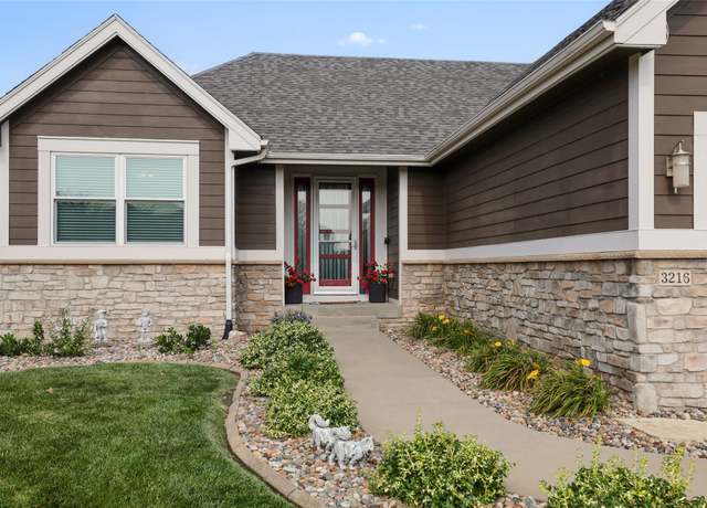 Property at 3216 NW Northpark Dr, Ankeny, IA 50023, 5 beds, 3 baths