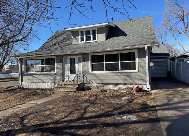 Property at 723 W 6th St S, Newton, IA 50208, 2 beds, 1 bath