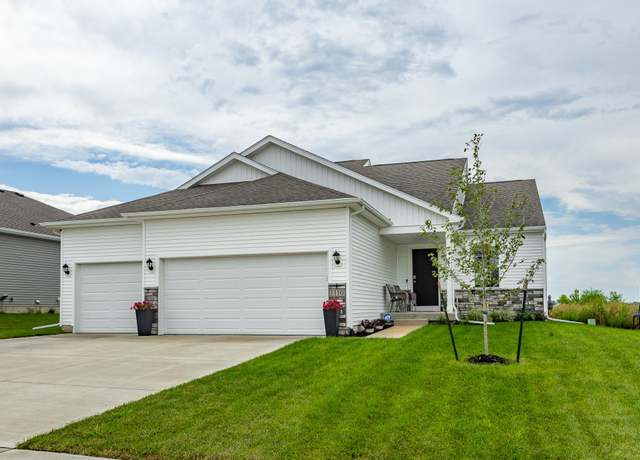 Property at 1110 Bel Aire Ct, Waukee, IA 50263, 4 beds, 3.5 baths