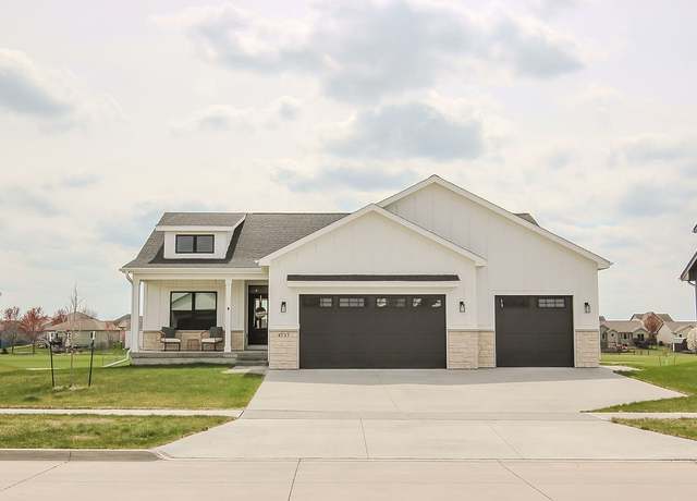Property at 4717 NW 10th St, Ankeny, IA 50023, 4 beds, 3 baths